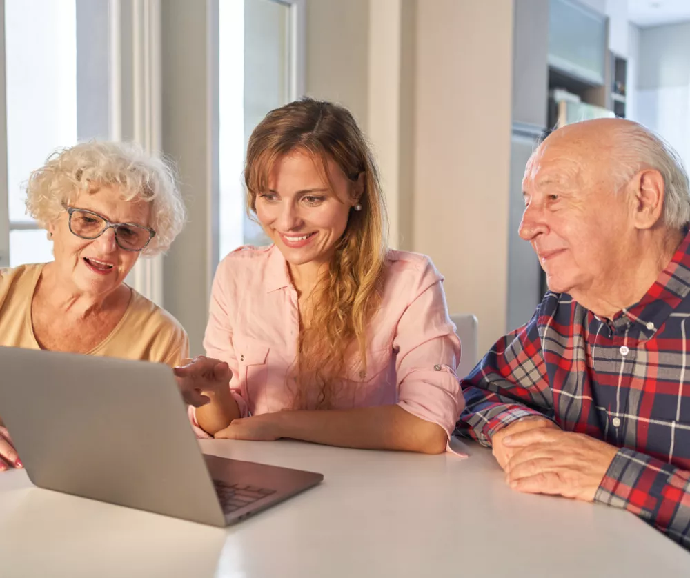 How to Navigate the Subject of Finances With Your Elderly Parents
